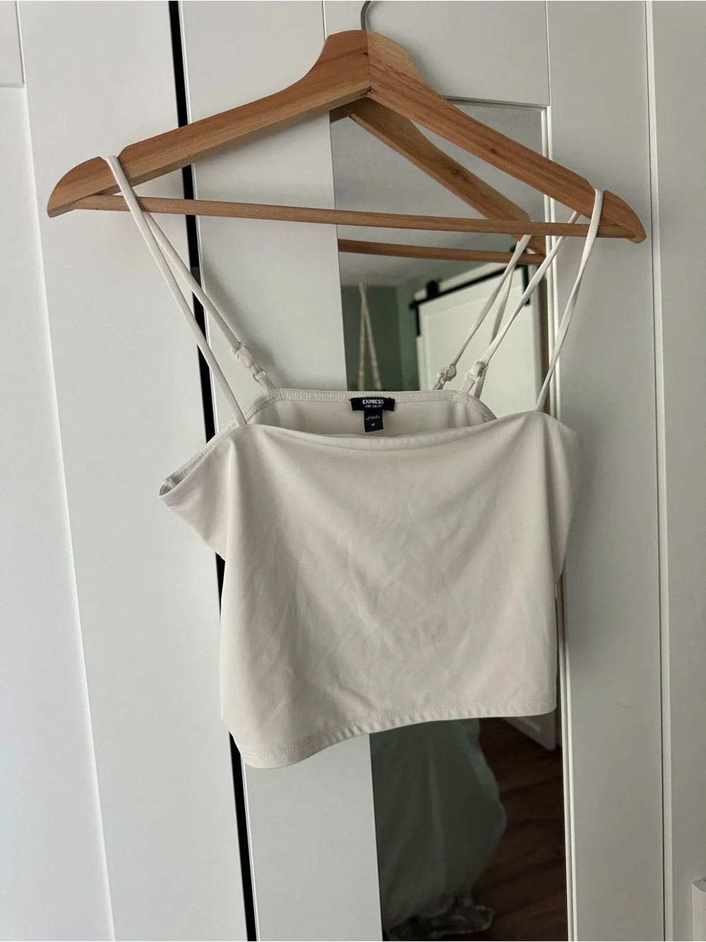 Express Cream Body Contour Spaghetti Strap Cropped Cami - Picture 3 of 4